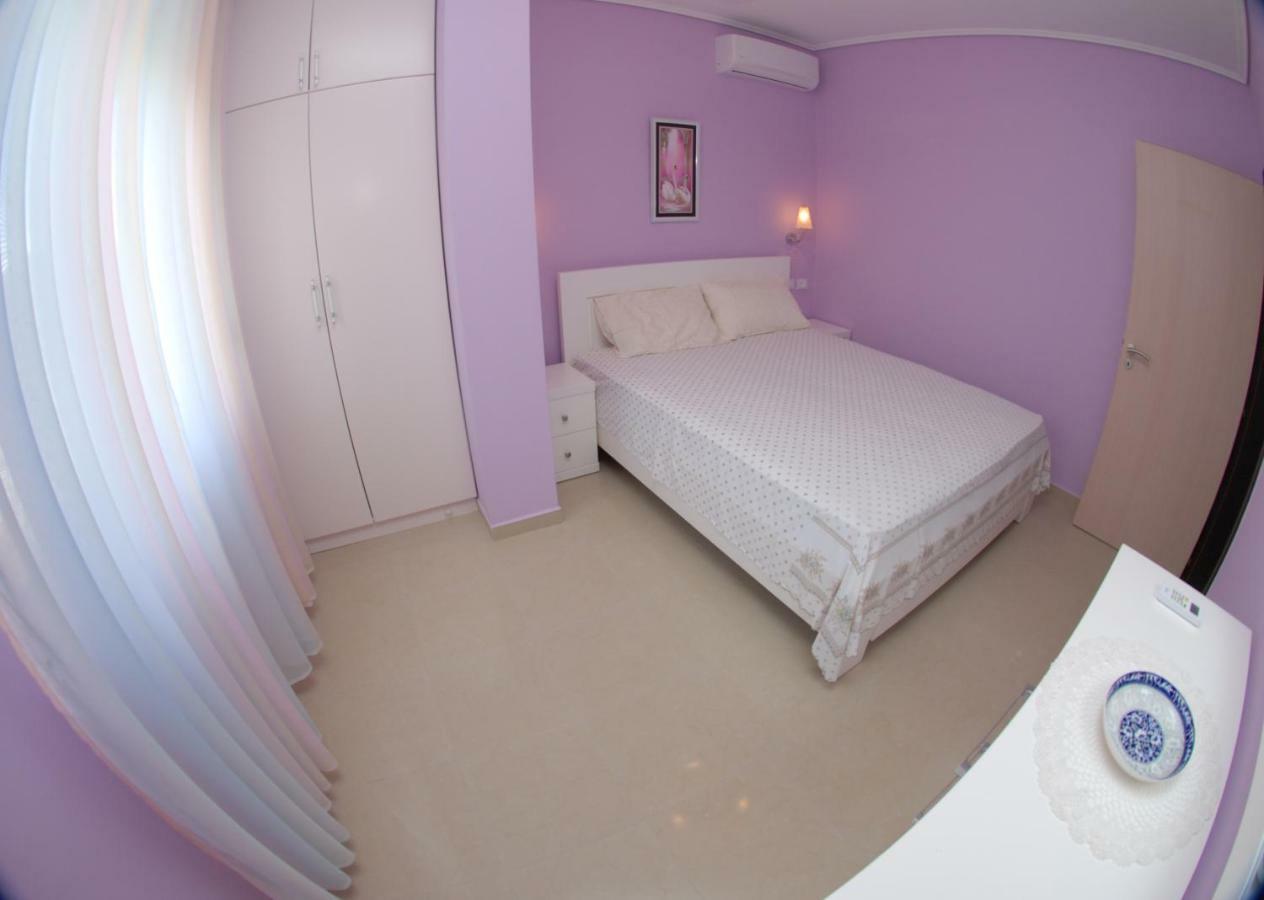 Erti'S Apartments Sarandë Buitenkant foto