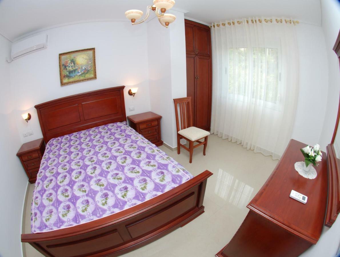 Erti'S Apartments Sarandë Buitenkant foto